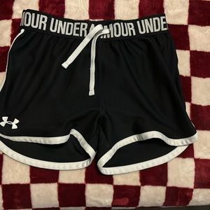 Under armour girls shorts size medium